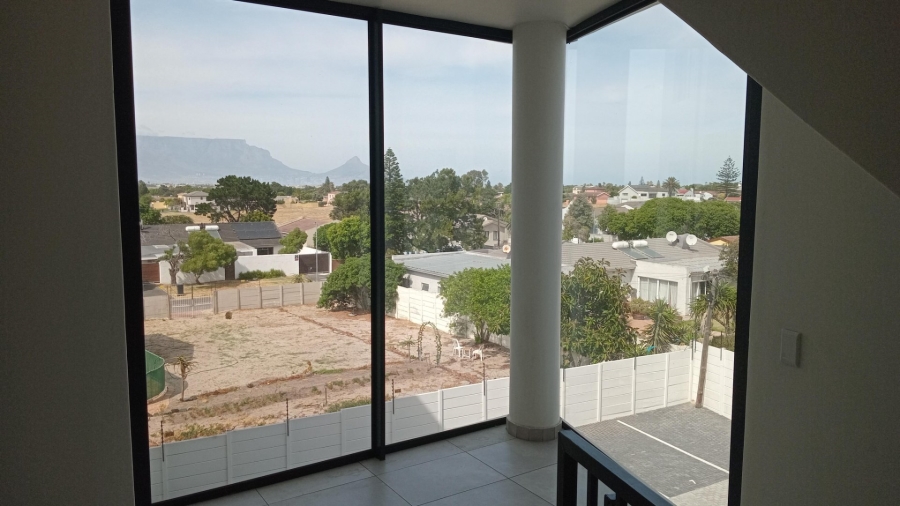 2 Bedroom Property for Sale in Table View Western Cape